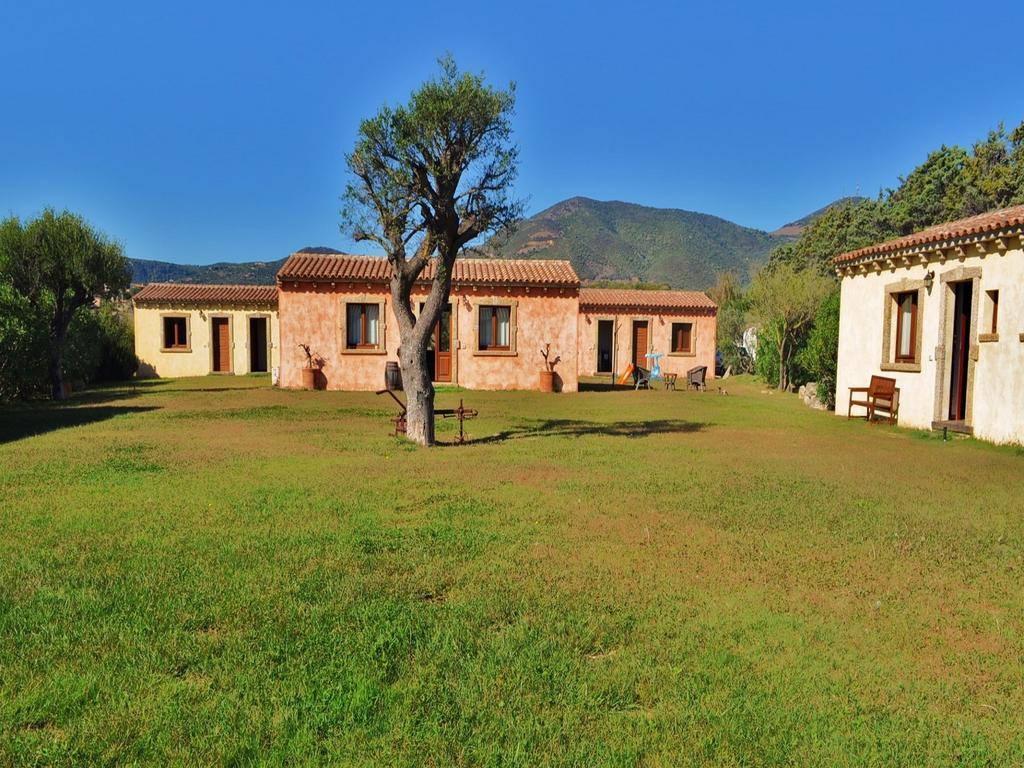 B&B Pubulos Olbia Exteriör bild
